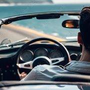 为什么我总觉得车里需要有一个妓女?