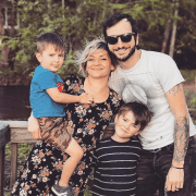 “摇滚公主”莱西•斯特姆：死亡必须等待，因为我有一首歌要唱