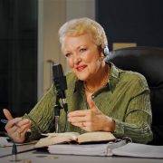 朱恩·亨特：14岁那年，我计划杀死父亲