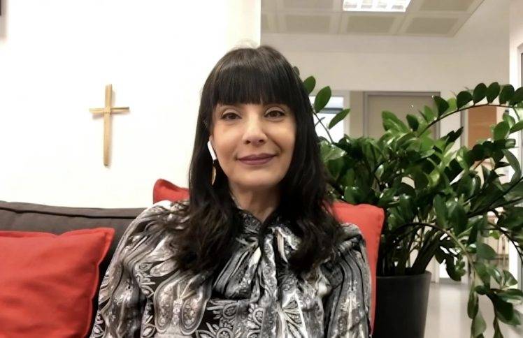 我与战争中的孩子有同样的心碎—— 爱中东儿童的主持人 Rita