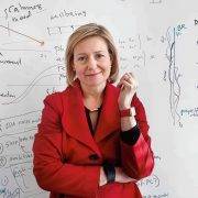 AI“情感之母”罗莎琳德：机器人不会变成人，我相信神的爱