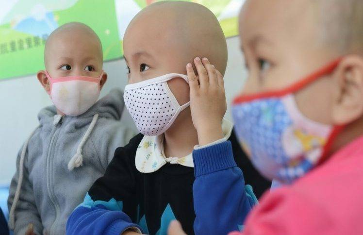 因血癌失婚后，我成了一群白血病孩子的妈妈